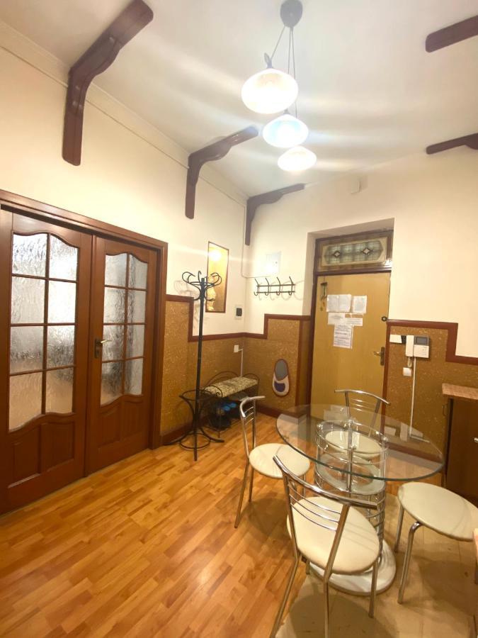 Квартира Подобово В Центрі На Вулиці Проспект Свободи 7 Lviv Eksteriør bilde